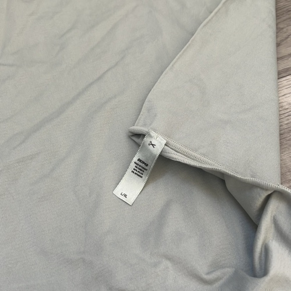 Essential T-Shirt Bodysuit - Picture 13 of 13